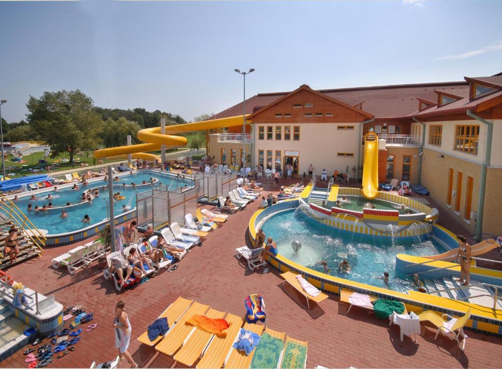 Club Mendan Aparthotel Залакарош Экстерьер фото